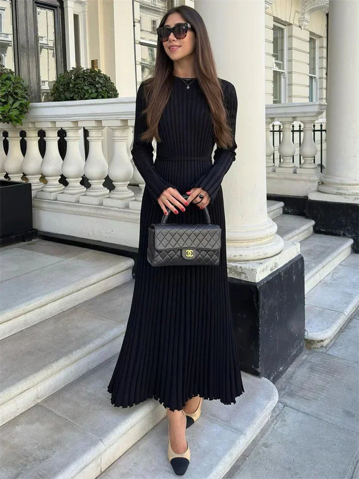 Elora | Robe en Maille avec Détail de Lacets pour une Élégance Automnale