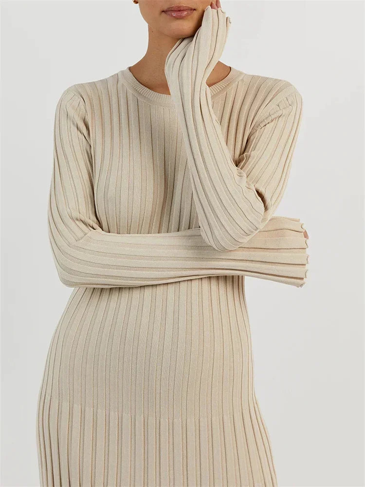 Elora | Robe en Maille avec Détail de Lacets pour une Élégance Automnale
