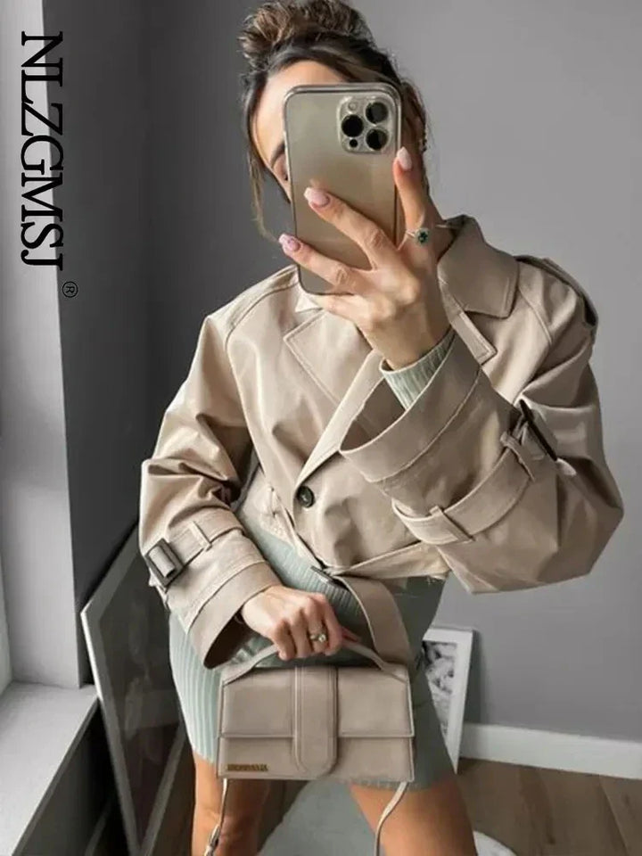 Trench-coat court élégant Lilly | Coupe féminine & style intemporel
