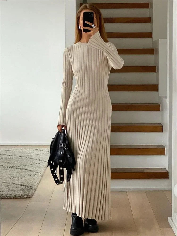 Elora | Robe en Maille avec Détail de Lacets pour une Élégance Automnale