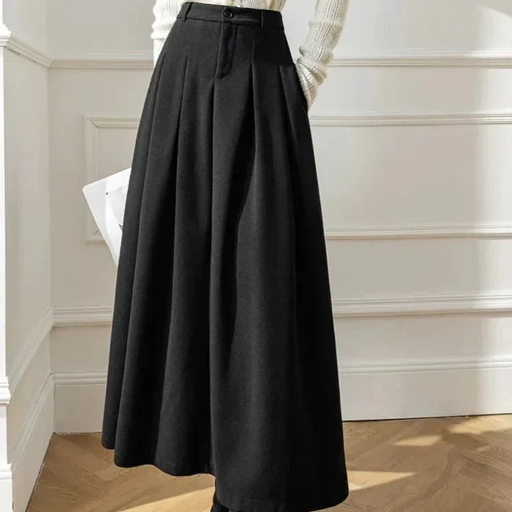 Elegant Skirt for Women | Chic Style and Versatile Design