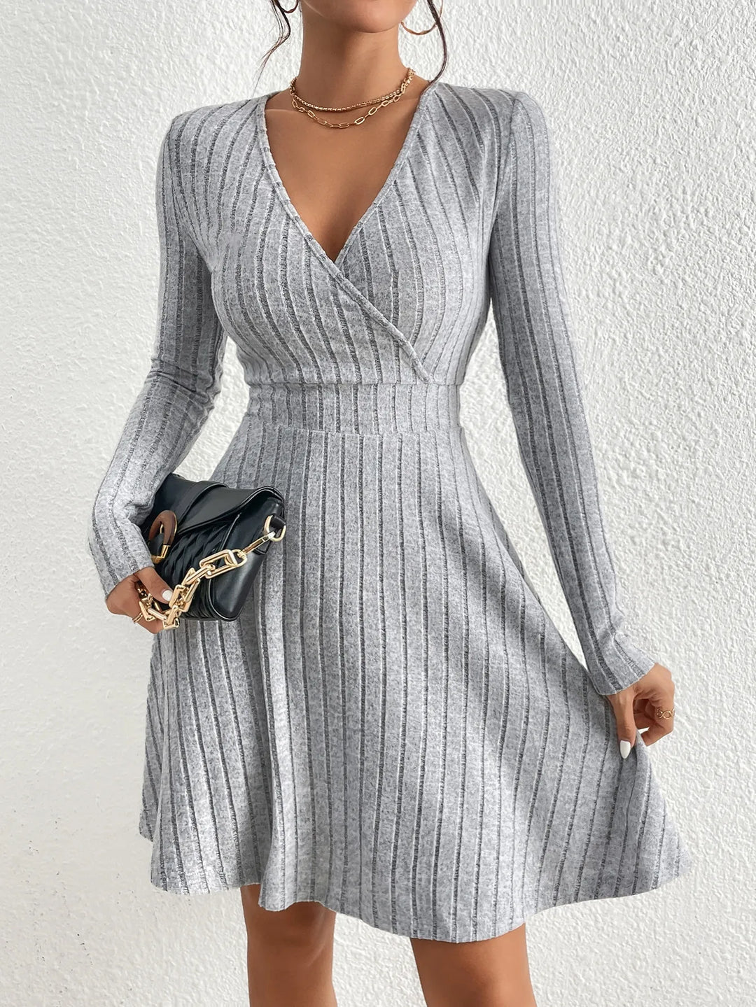 Amandine Robe Chic en Tricot | Décolleté en V & Manches Longues