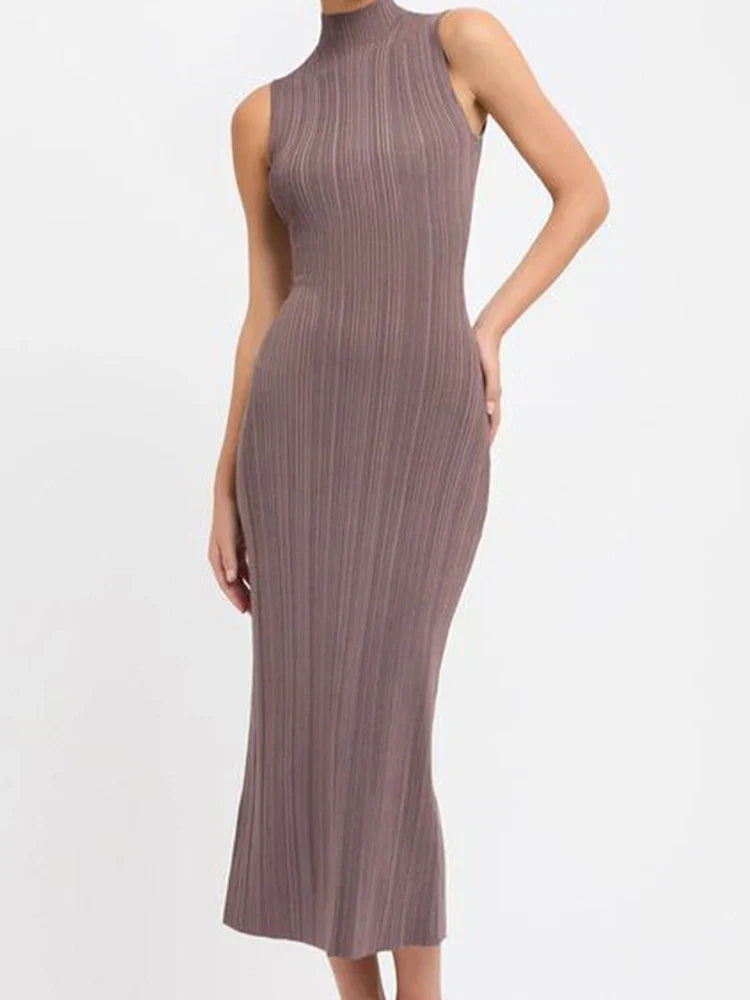 Zaraa | Robe Élégante avec Col Haut et Design Sans Manches