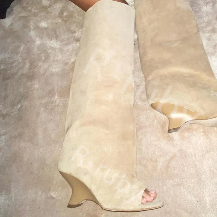 Peep Toe Bottes genou pour femmes | Bottes élégantes en daim talon compensé pour la fête & le mariage 2025