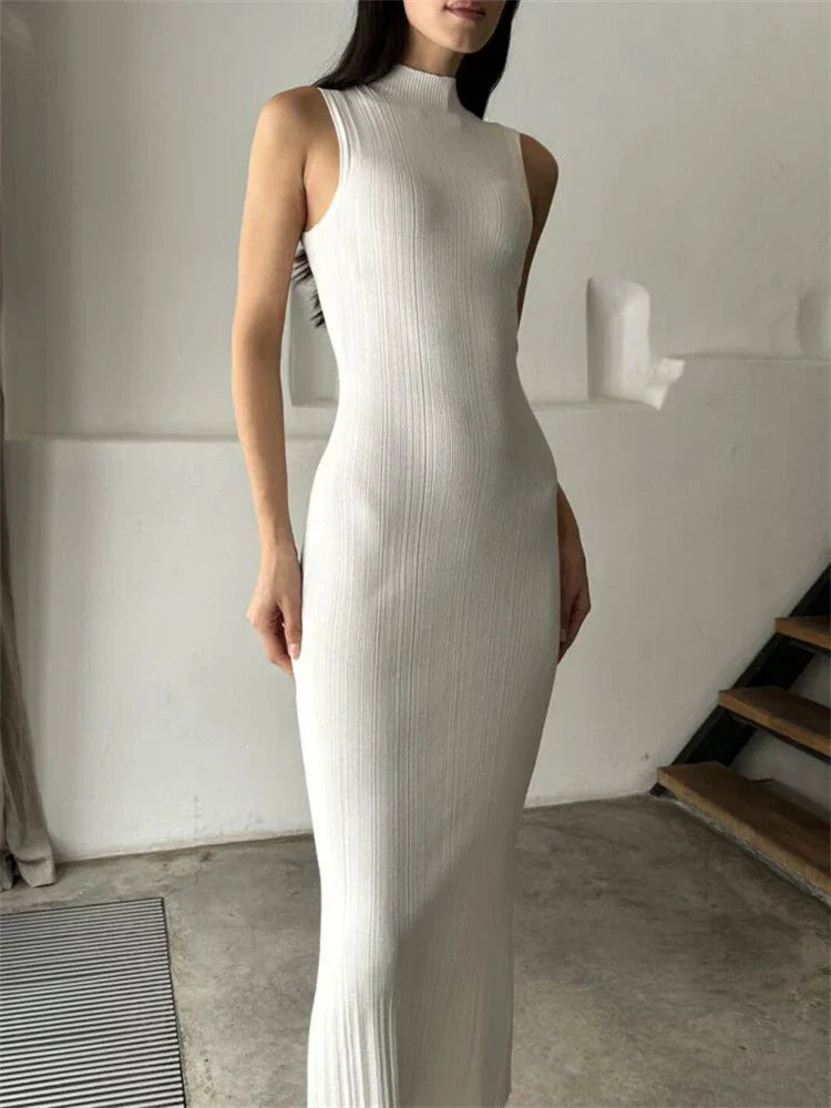 Zaraa | Robe Élégante avec Col Haut et Design Sans Manches