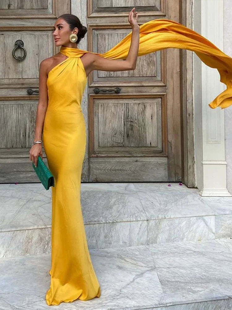 Valentina | Robe de Soirée Élégante | Dos Ouvert & Longue Traîne