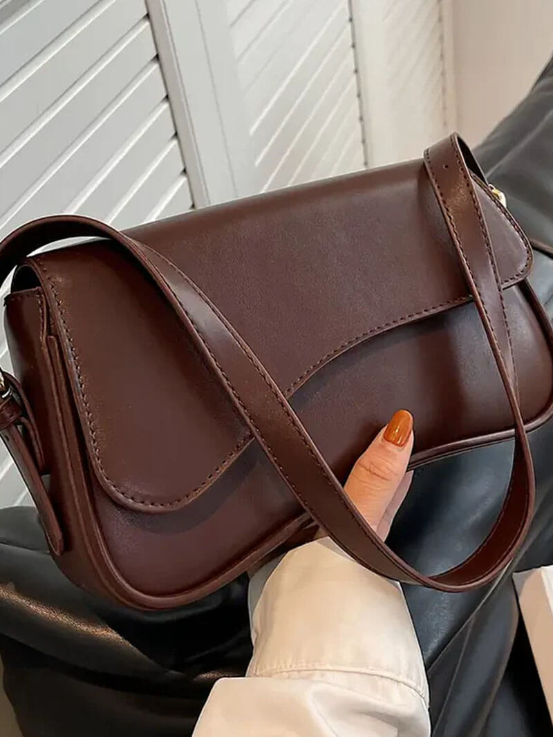 Janita | Bolso de hombro para mujer con diseño fino y ondulado: versátil, lujoso y moderno.