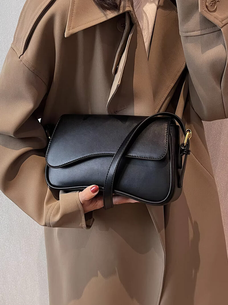 Janita | Bolso de hombro para mujer con diseño fino y ondulado: versátil, lujoso y moderno.