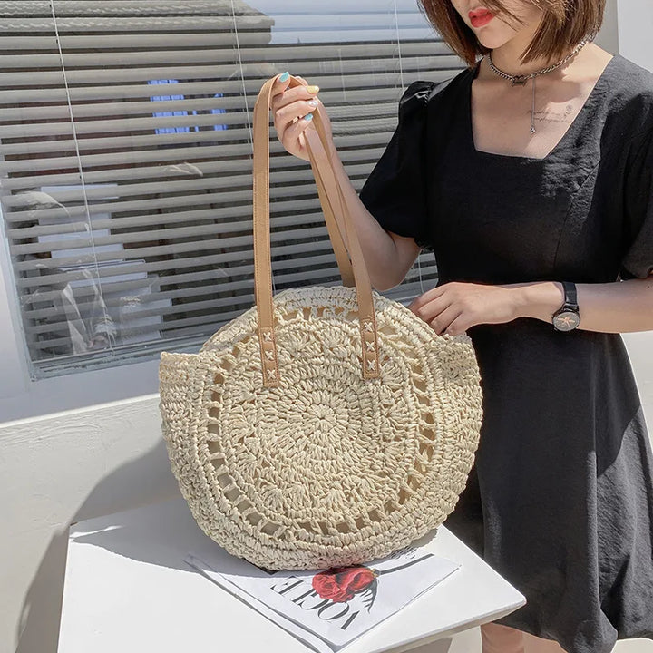 Sac rond en paille tressée à la main | Style boho chic pour l’été