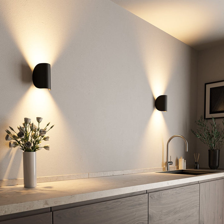 Applique LED à croissant réglable - Design moderne pour l'intérieur et l'extérieur