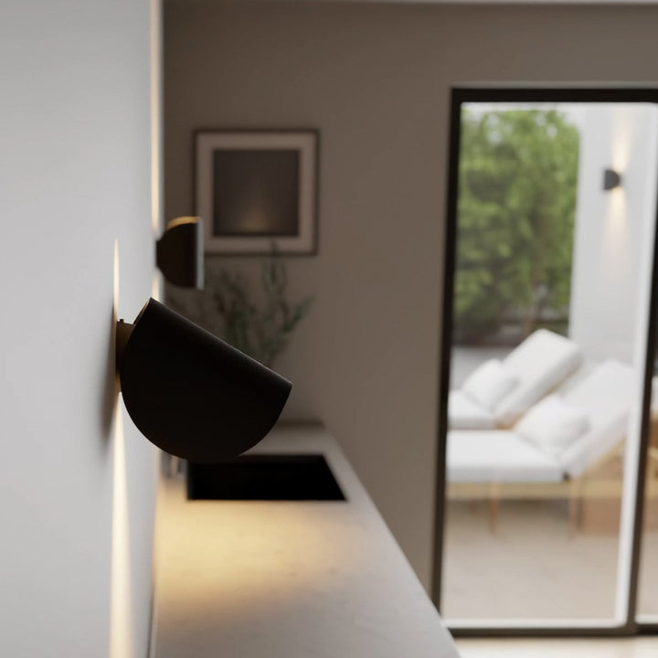 Applique LED à croissant réglable - Design moderne pour l'intérieur et l'extérieur