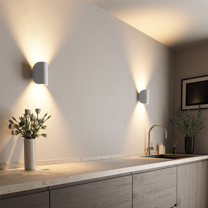 Applique LED à croissant réglable - Design moderne pour l'intérieur et l'extérieur