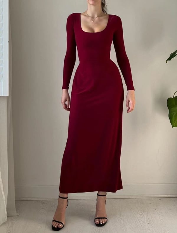 Carintha | Robe Silhouette Sculptante – Élégance & Confiance Assurées