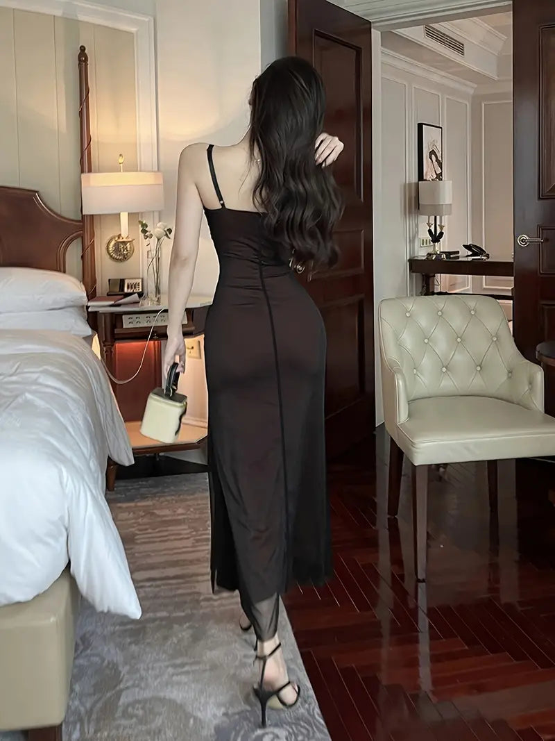 Robe Midi Glamour | Élégance Sans Manches et Coupe Trompette