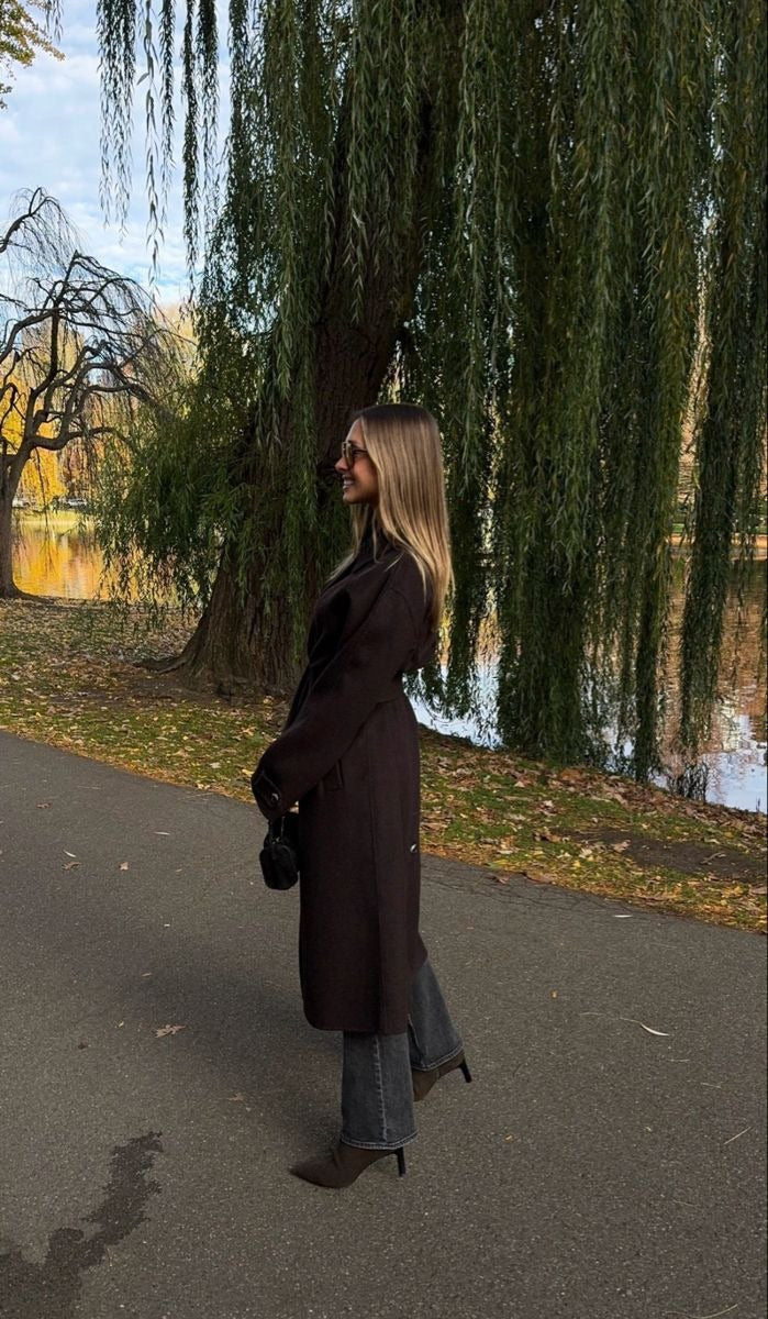 "Laura indossa la nostra giacca elegante"