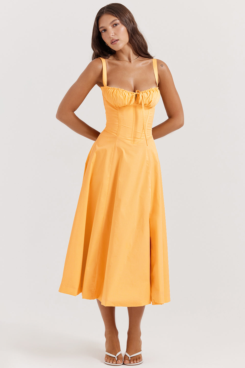 Brittney | Abito bustier con corsetto: eleganza casual e comfort estivo