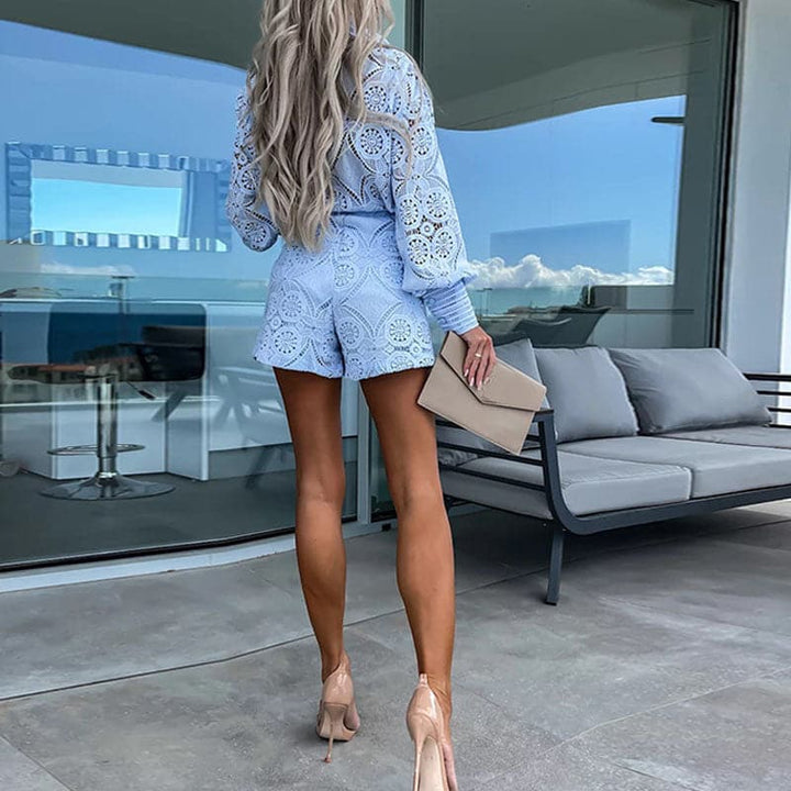 Brana | Conjunto de dos piezas de encaje con top bordado y pantalones cortos