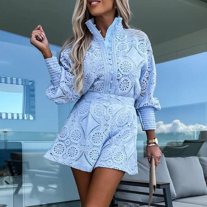 Brana | Conjunto de dos piezas de encaje con top bordado y pantalones cortos