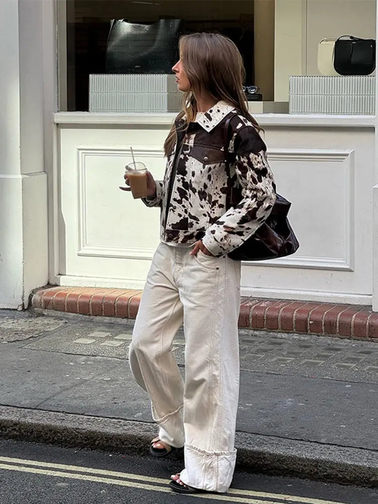 Chaqueta Charis con estampado de vaca | Estampados llamativos, corte clásico y calidez confortable