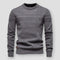 Pull classique à col rond pour homme, alliant style moderne et confort durable