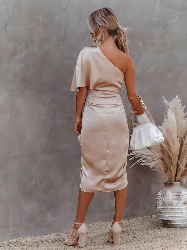Donna Robe de Soirée | Design Séduisant, Coupe Maxi, Tissu Satiné Brillant et Confort Élégant
