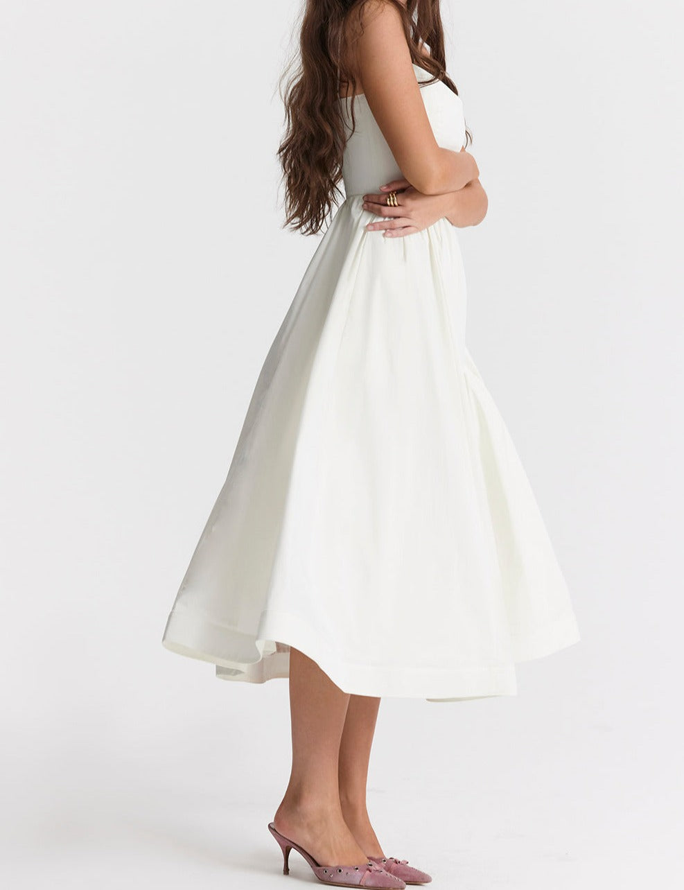 Amalie Robe Élégante Sans Manches avec Dos Nu | Sublimant la Silhouette