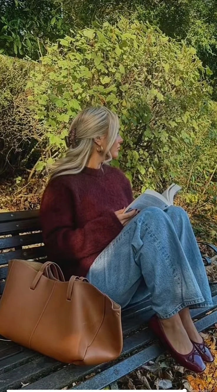 "Mila indossa il nostro maglione rosso "