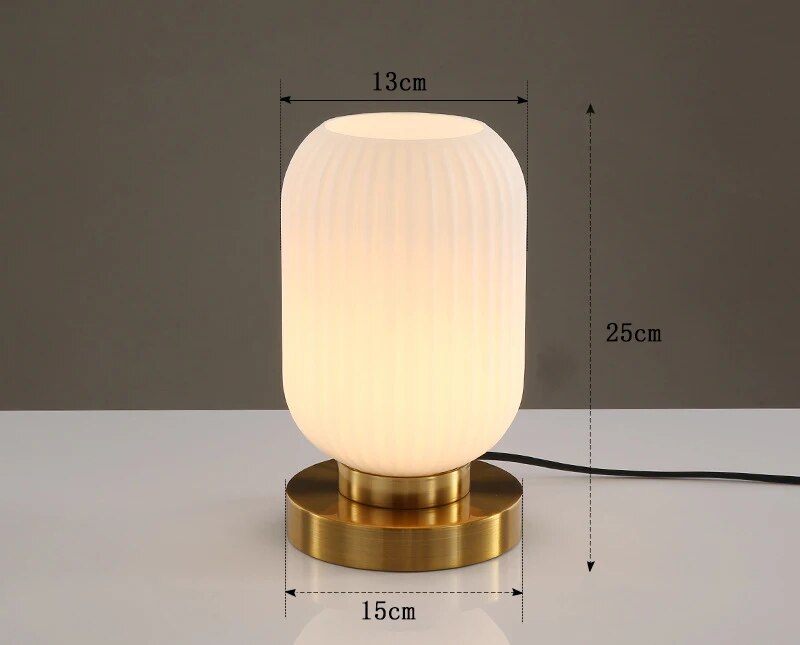Lampe de Table Design Nordique en Verre – Élégance Moderne LED