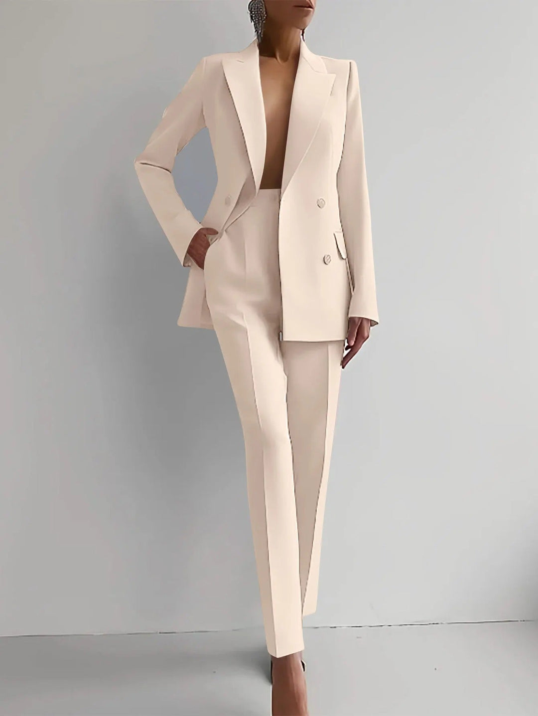 Ida | Elegante conjunto de mujer con corte sofisticado y moderno