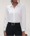 Blusa de senhora com abotoamento, ideal para roupas de escritório.